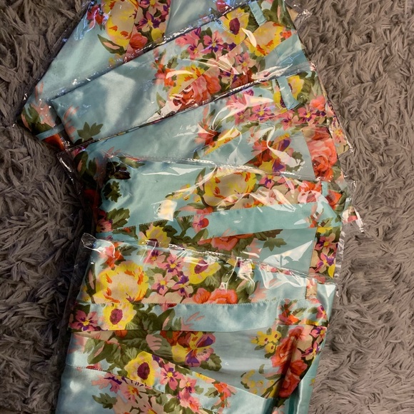 David’s bridal floral bridesmaids robe - Picture 4 of 4